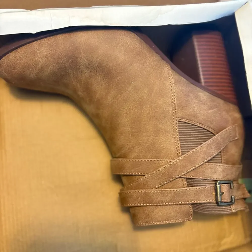 Dream Pairs Wrap Ankle Heel Boots 10 Tan NWT Ankle Booties Western Boho